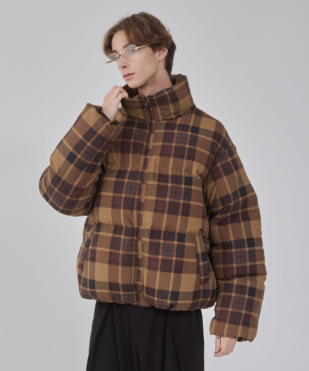 ブラウンチェック１ モデル：178cm L着用