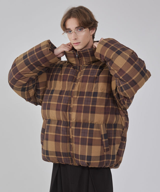 ブラウンチェック１ モデル：178cm L着用