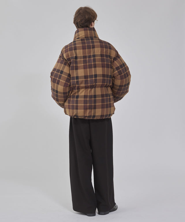 ブラウンチェック１ モデル：178cm L着用