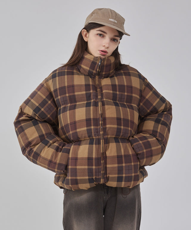 ブラウンチェック１ モデル：162cm M着用