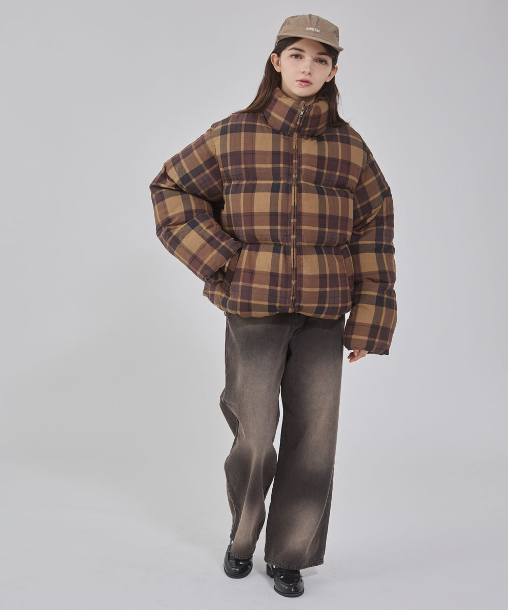 ブラウンチェック１ モデル：162cm M着用