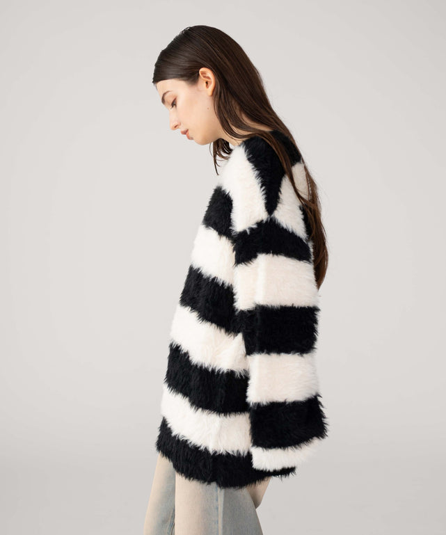 ホワイトボーダー モデル：162cm M着用