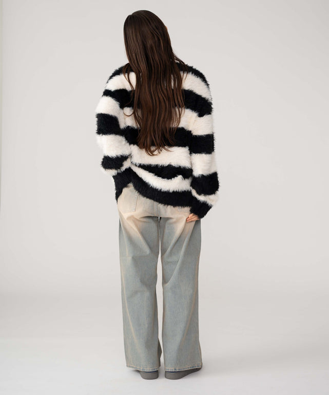 ホワイトボーダー モデル：162cm M着用