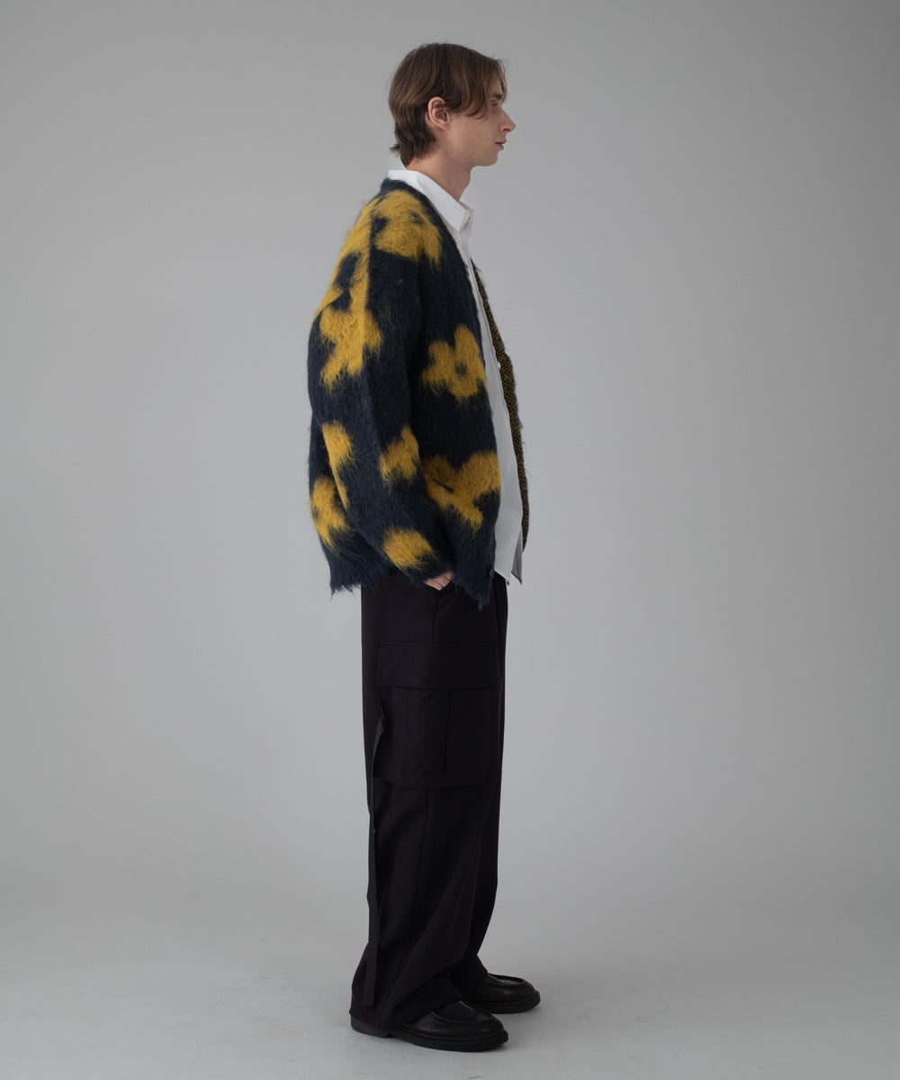 ネイビー モデル：178cm L着用