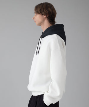 ﾎﾜｲﾄ モデル：178cm L着用