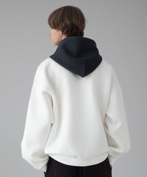 ﾎﾜｲﾄ モデル：178cm L着用