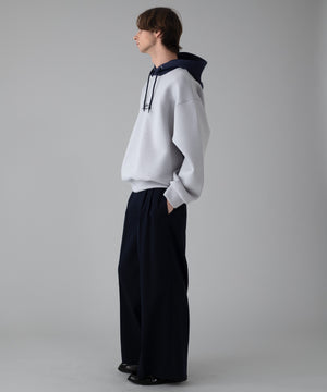 Lｸﾞﾚｰ モデル：178cm L着用