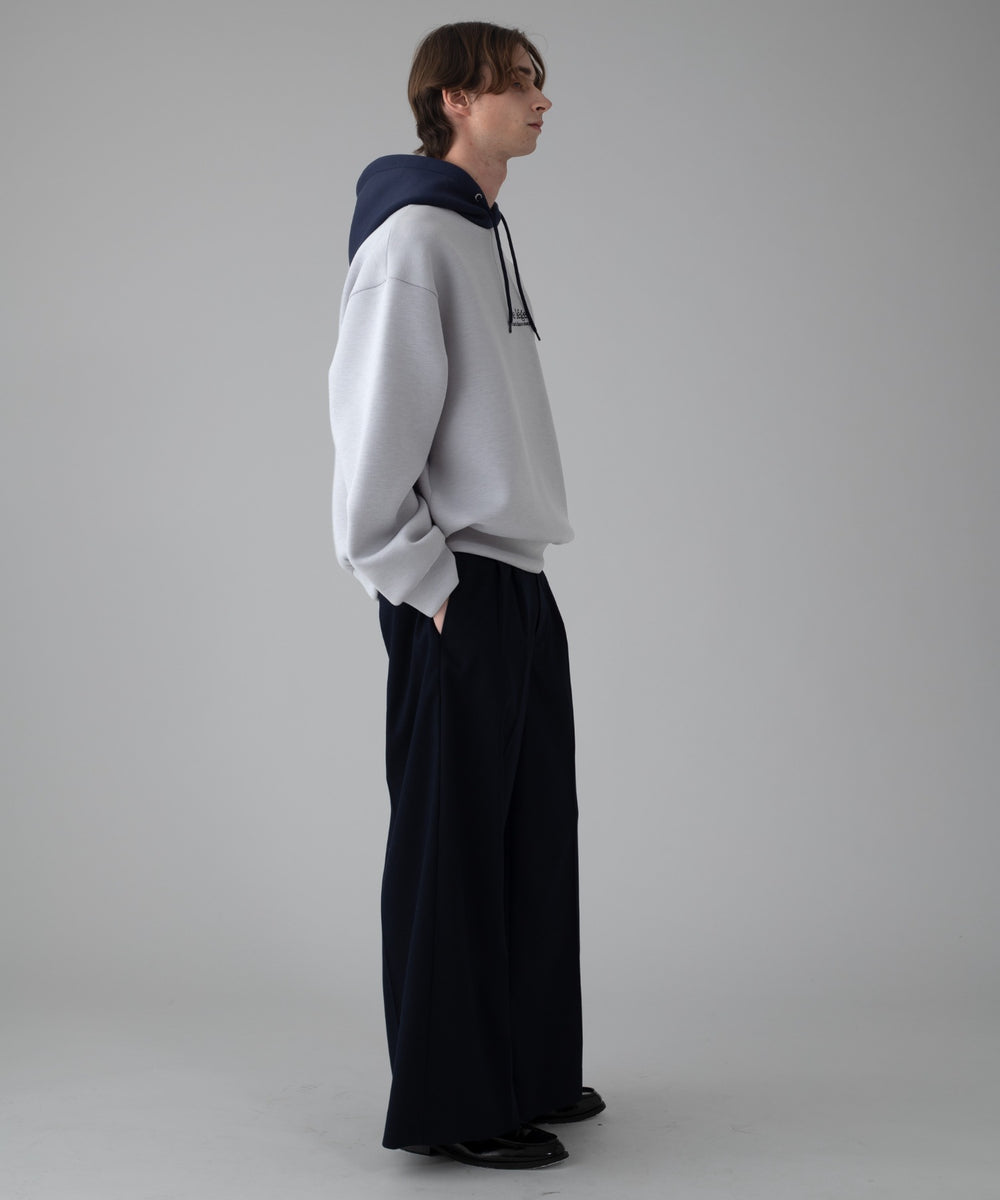 Lｸﾞﾚｰ モデル：178cm L着用