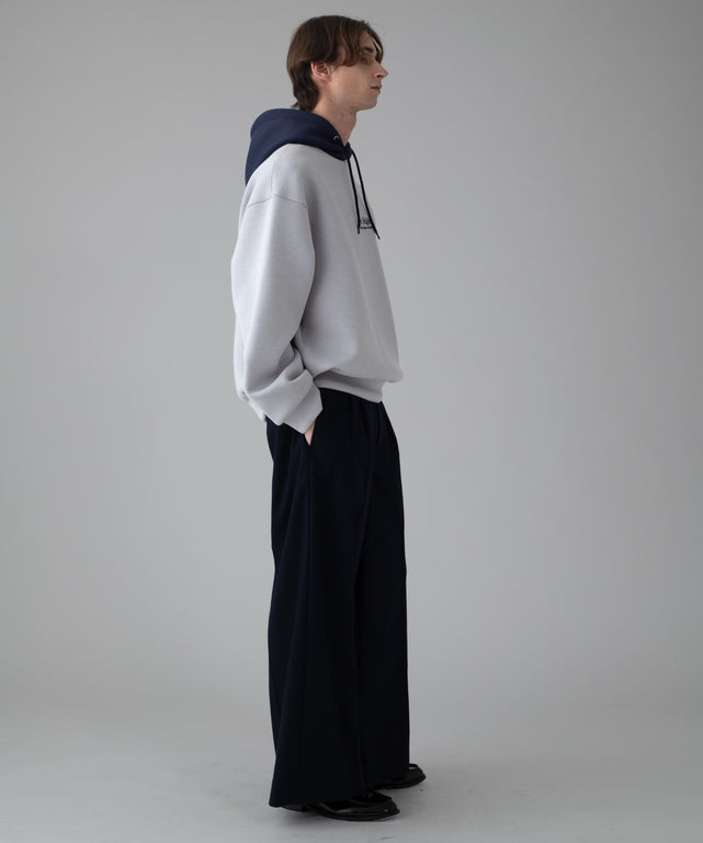 Lｸﾞﾚｰ モデル：178cm L着用