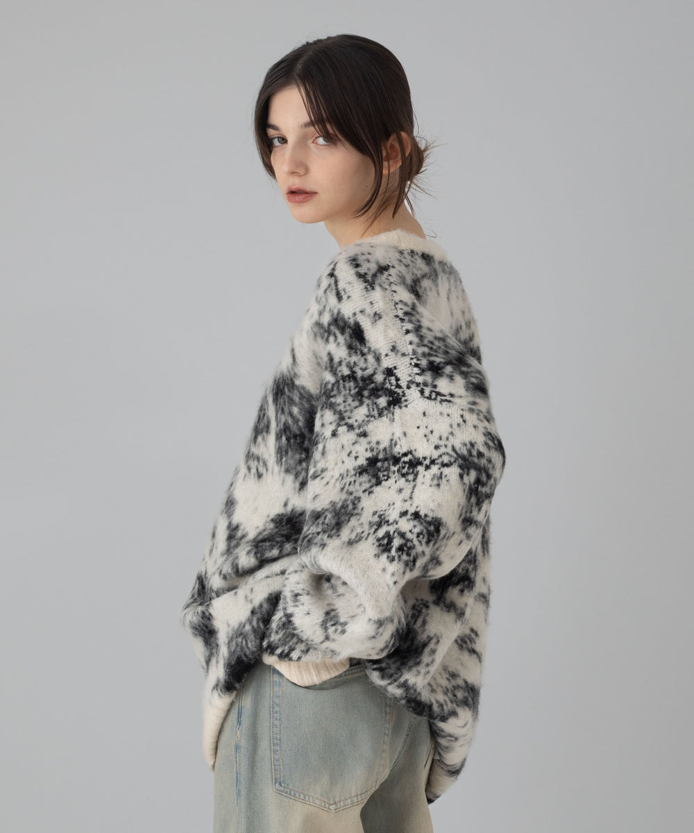 オフホワイト モデル：162cmL着用