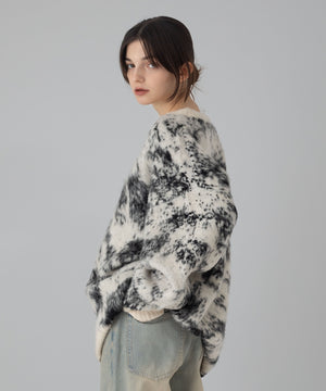 オフホワイト モデル：162cmL着用