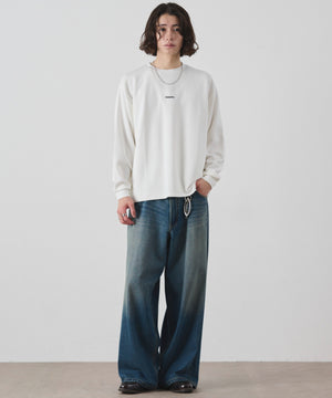 ホワイト モデル：182cm L着用