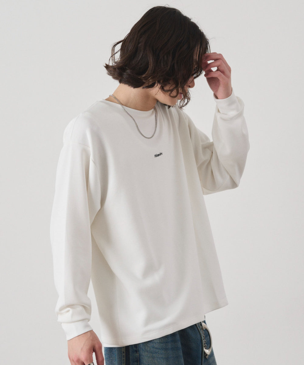 ホワイト モデル：182cm L着用