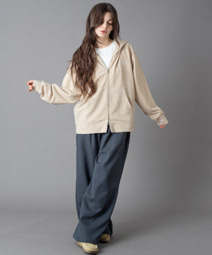 Lベージュ モデル：162cm M着用