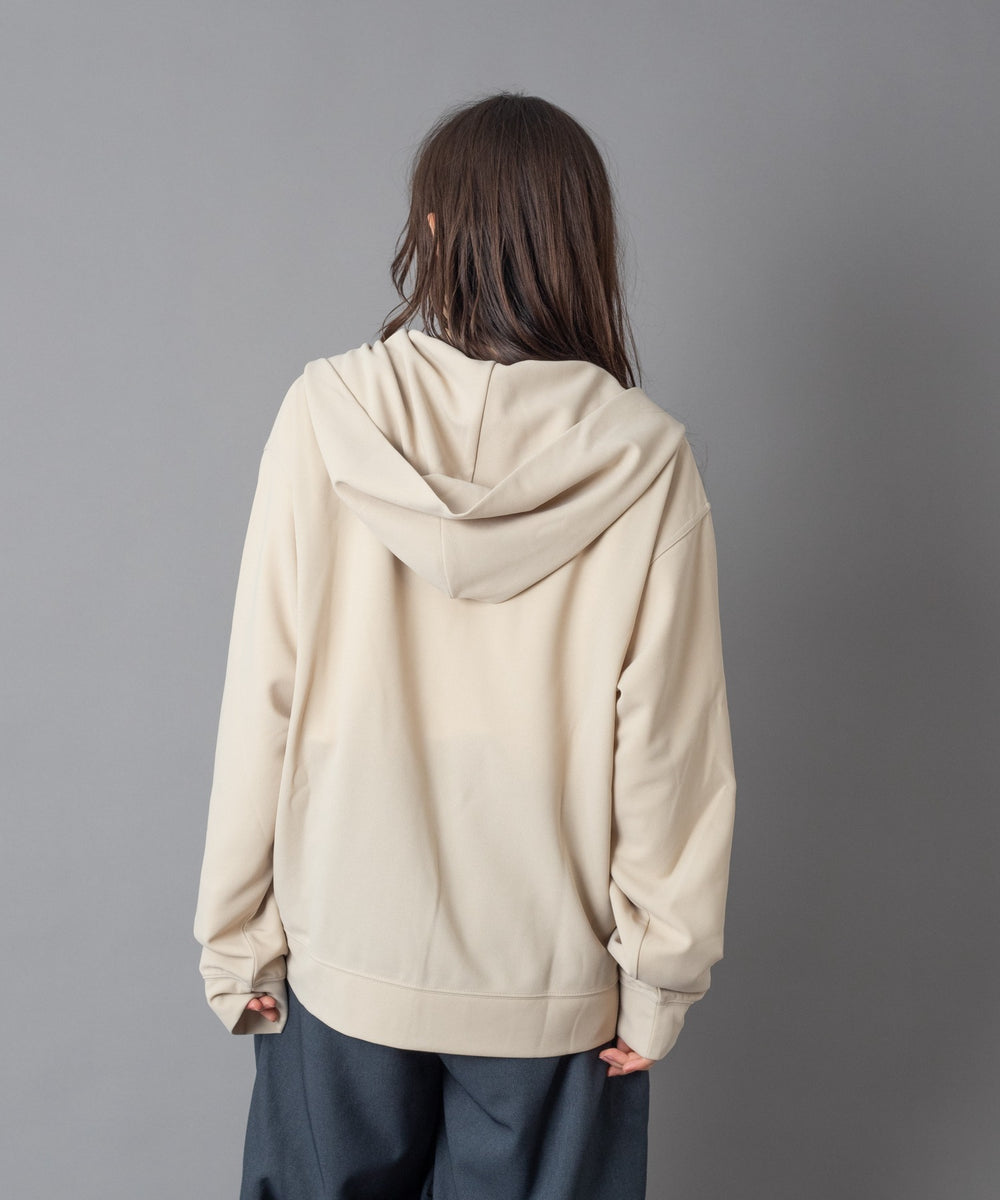 Lベージュ モデル：162cm M着用