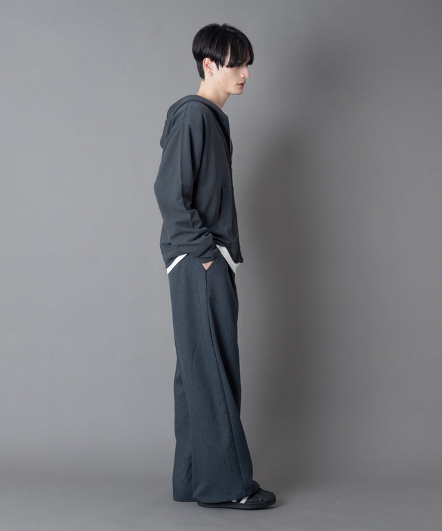 チャコール モデル：180cm L着用