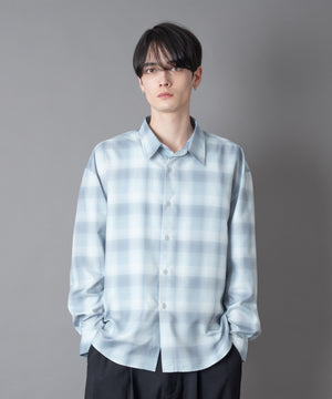 柄3(ホワイト/フォト) モデル：180㎝　L着用