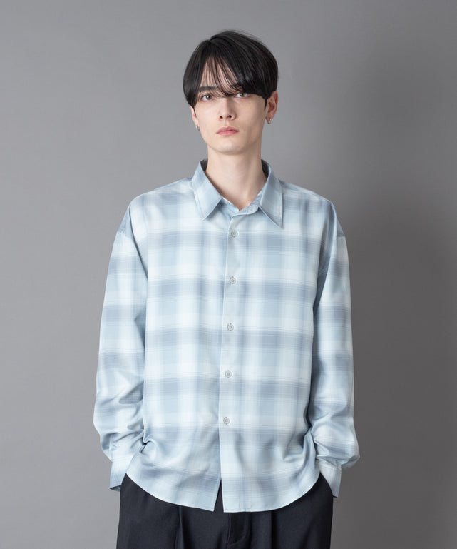 柄3(ホワイト/フォト) モデル：180㎝　L着用