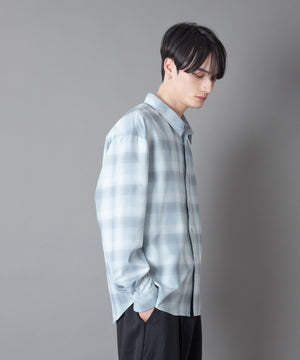 柄3(ホワイト/フォト) モデル：180㎝　L着用