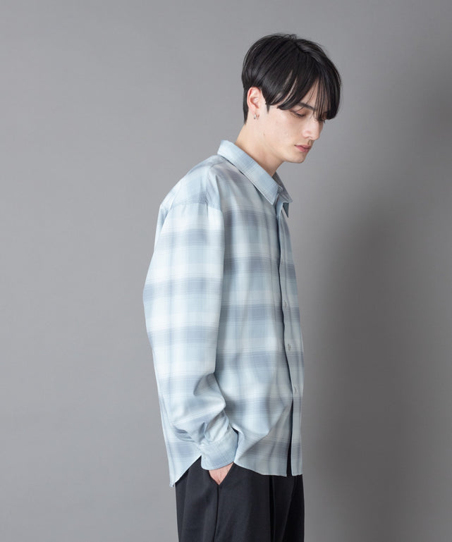 柄3(ホワイト/フォト) モデル：180㎝　L着用