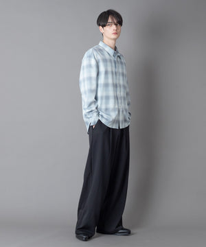 柄3(ホワイト/フォト) モデル：180㎝　L着用