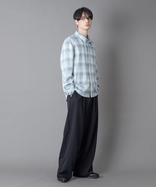 柄3(ホワイト/フォト) モデル：180㎝　L着用