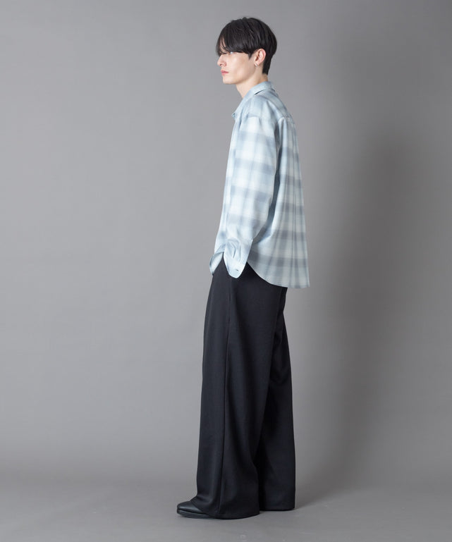 柄3(ホワイト/フォト) モデル：180㎝　L着用