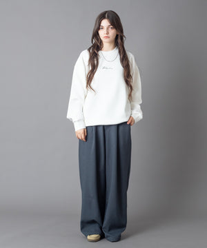 ホワイト モデル：162㎝　M着用