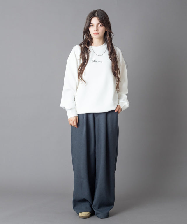 ホワイト モデル：162㎝　M着用