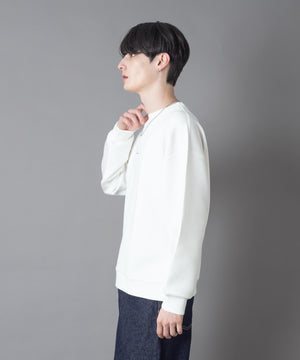 ホワイト モデル：180㎝　L着用