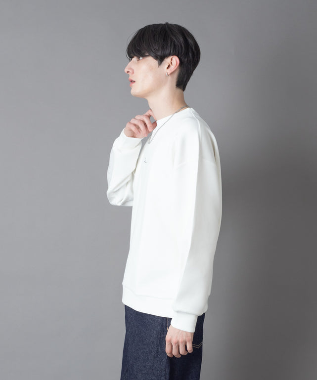 ホワイト モデル：180㎝　L着用