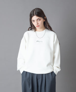 ホワイト モデル：162㎝　M着用