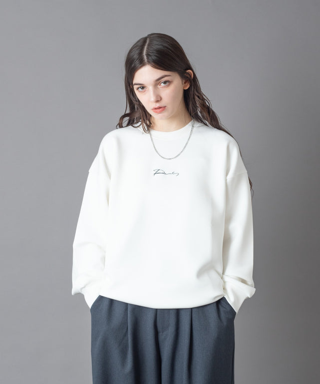 ホワイト モデル：162㎝　M着用