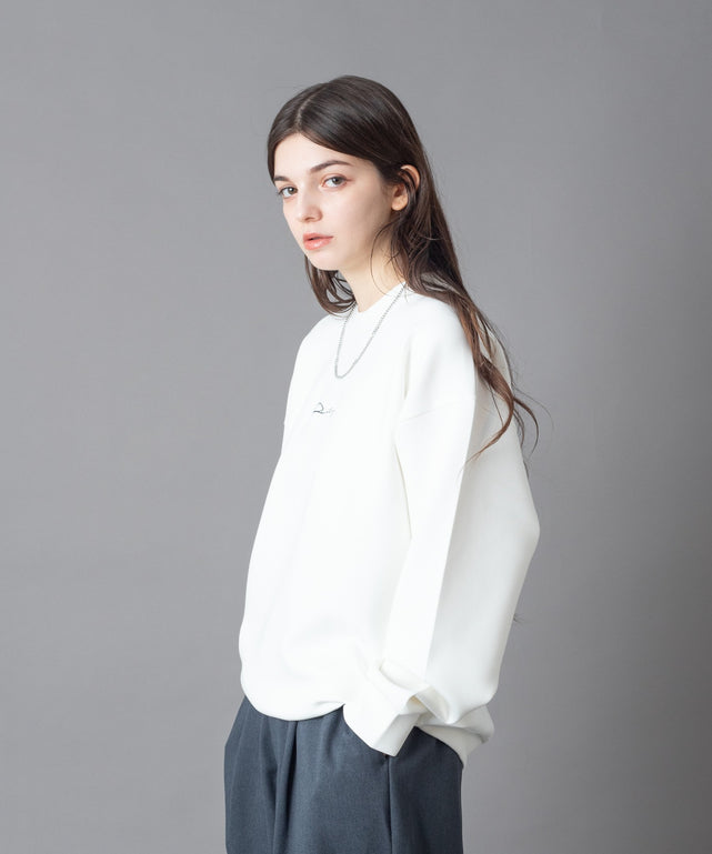 ホワイト モデル：162㎝　M着用