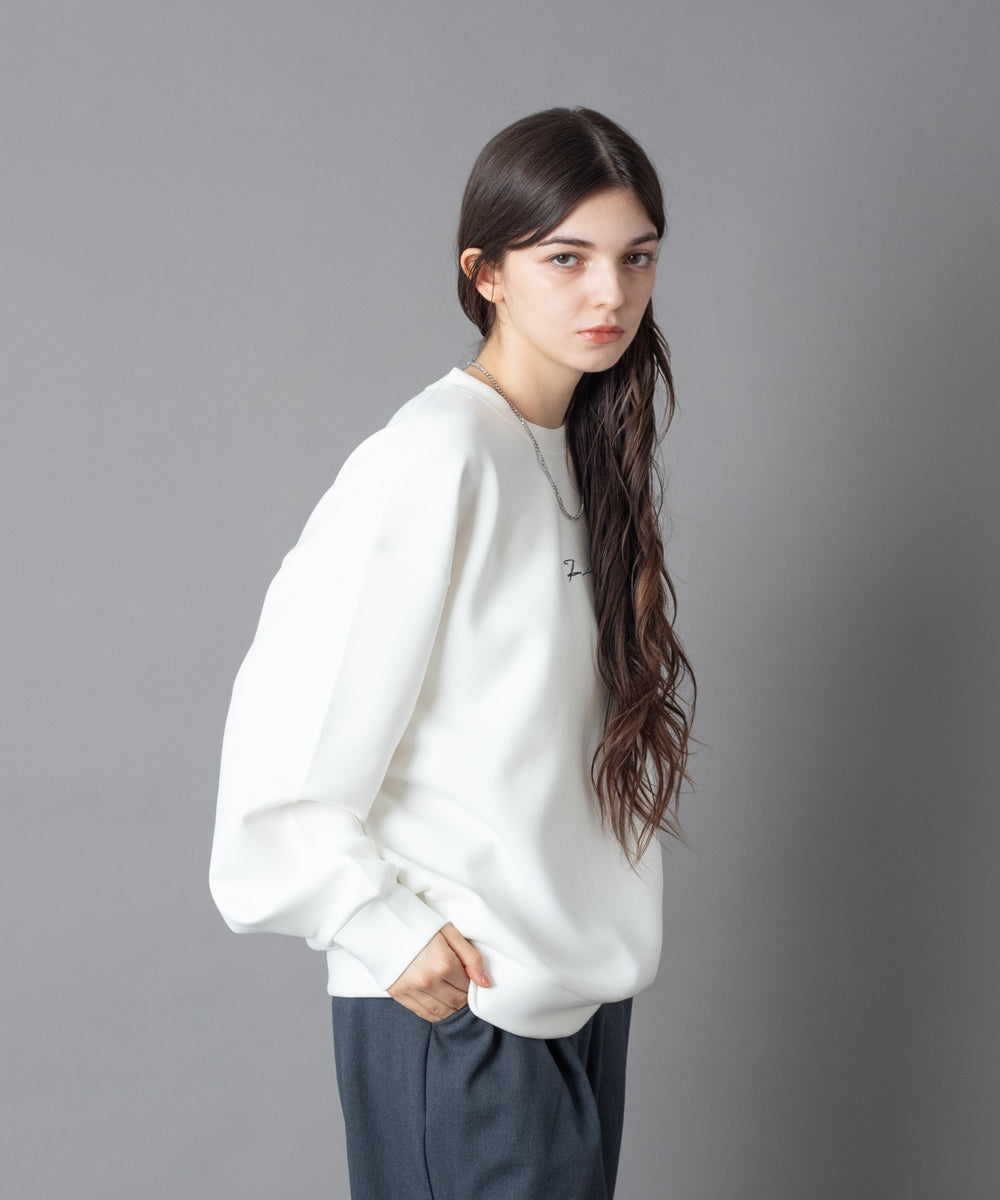 ホワイト モデル：162㎝　M着用