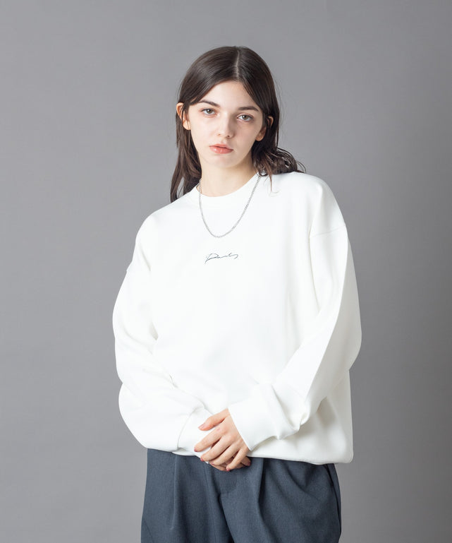 ホワイト モデル：162㎝　M着用