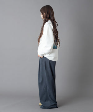 ホワイト モデル：162㎝　M着用