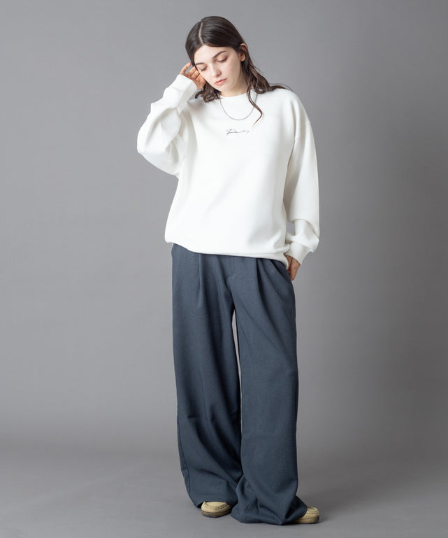 ホワイト モデル：162㎝　M着用