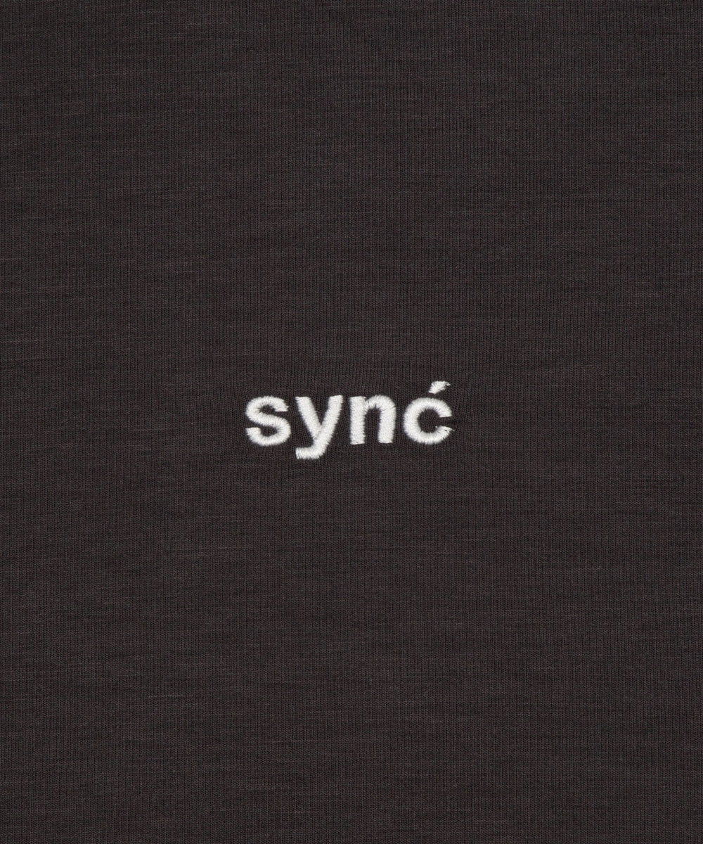 アクセ付きフォトグラフィックプルオーバー