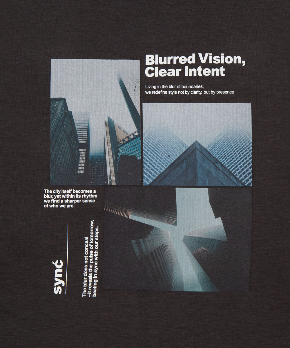 アクセ付きフォトグラフィックプルオーバー