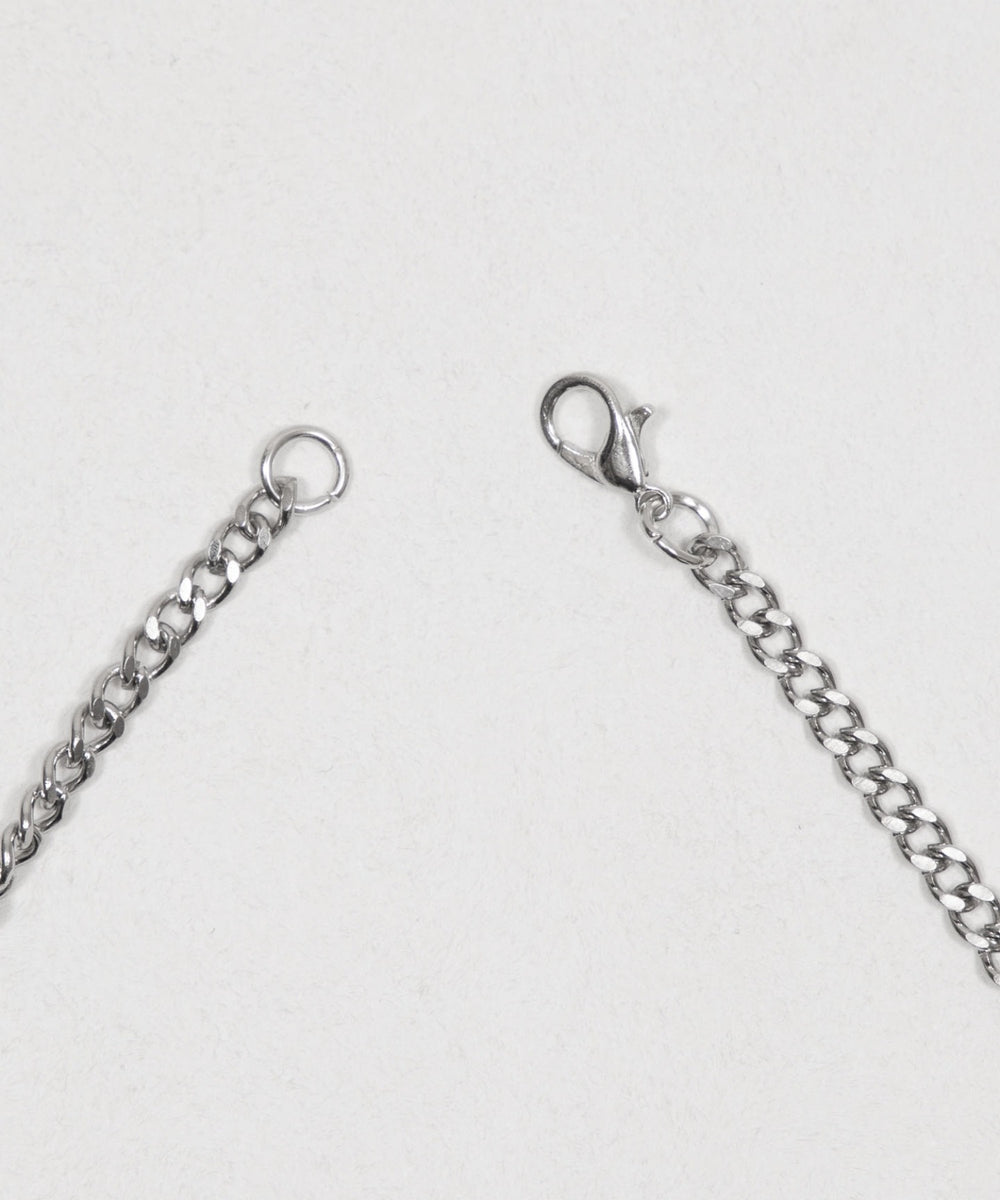 アクセ付きフォトグラフィックプルオーバー