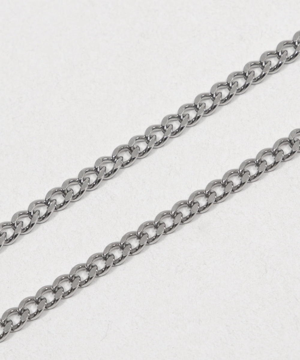 アクセ付きフォトグラフィックプルオーバー