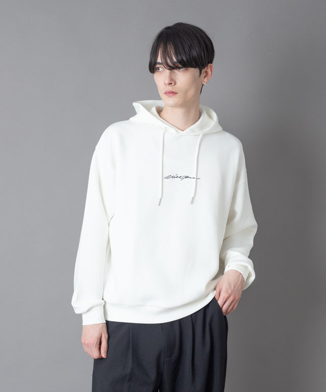 ワンポイントプルパーカー/ホワイト モデル：180㎝　L着用