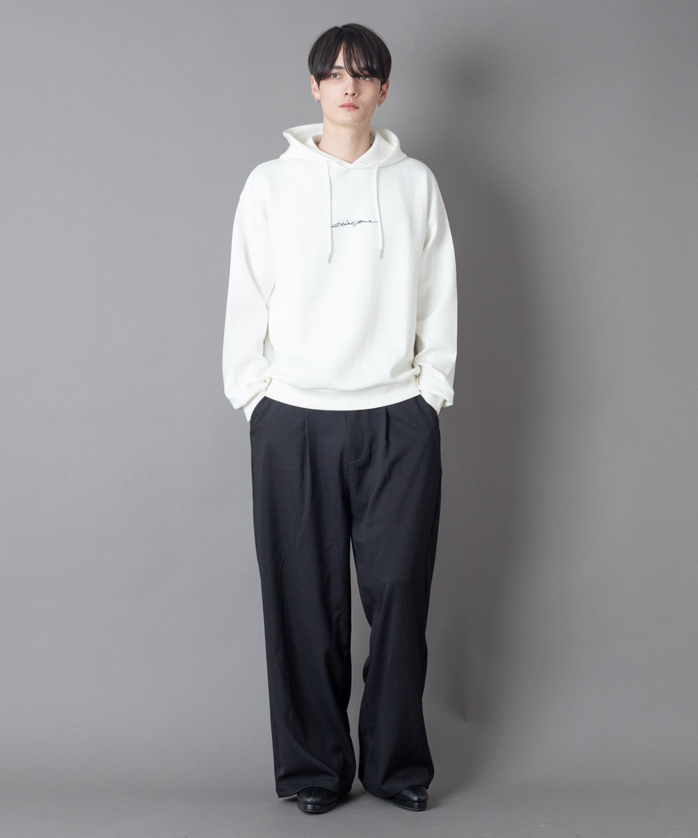 ホワイト モデル：180㎝　L着用