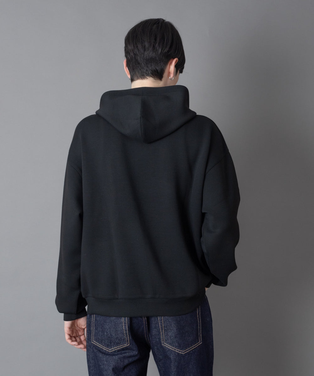 ブラック モデル：180㎝　L着用