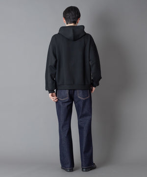 ブラック モデル：180㎝　L着用