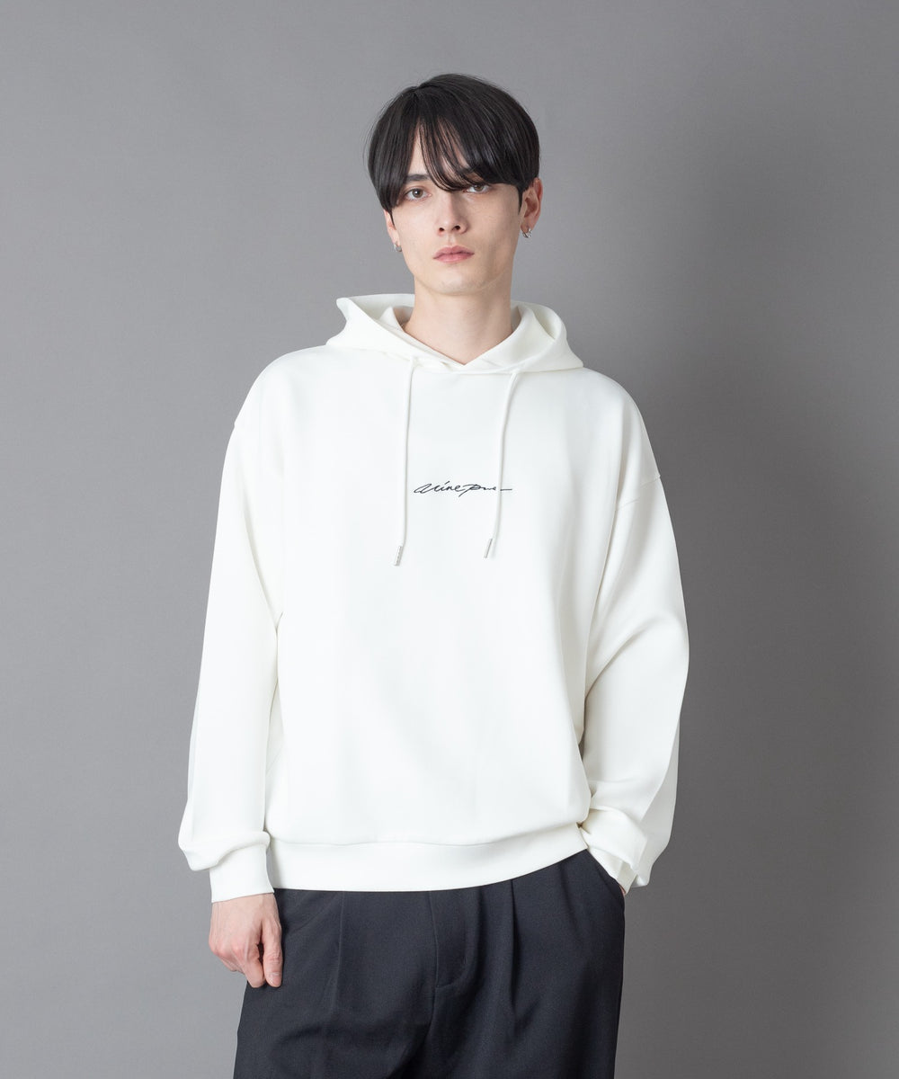 ホワイト モデル：180㎝　L着用