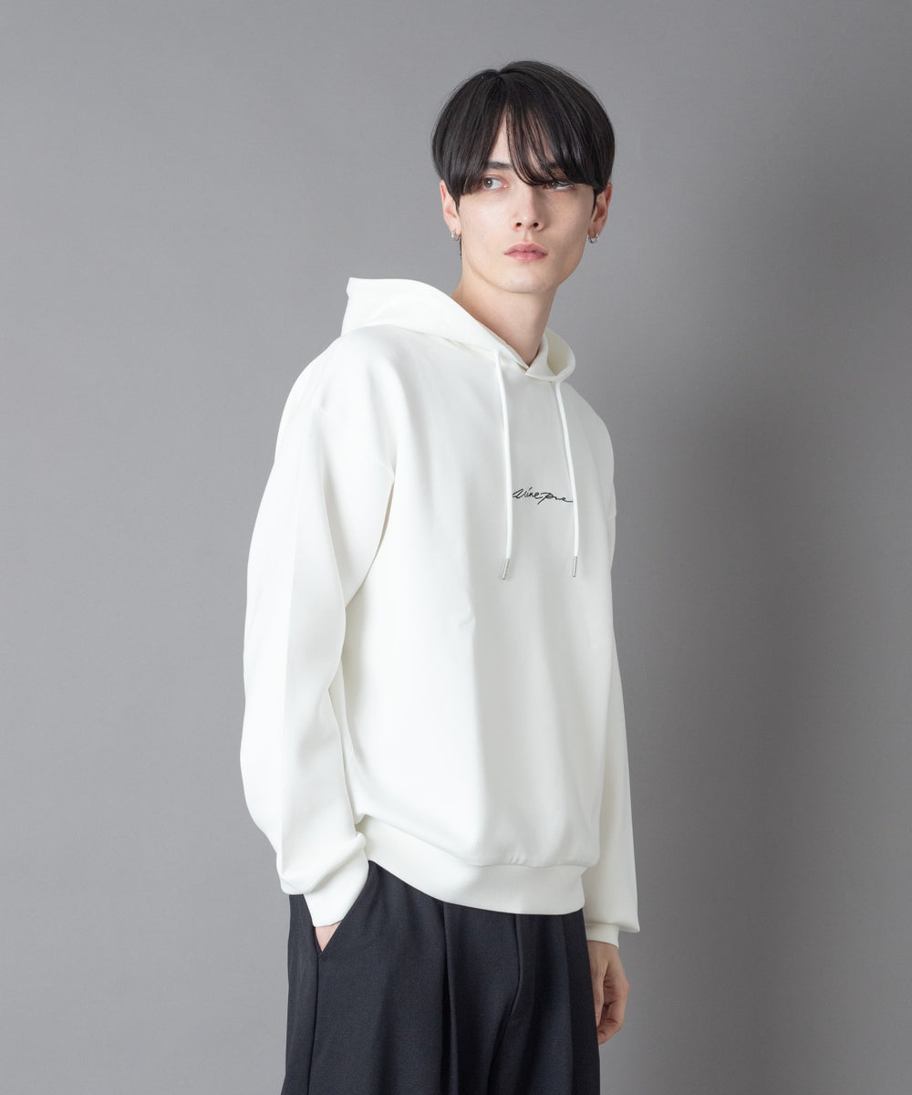 ホワイト モデル：180㎝　L着用