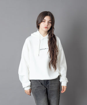 ホワイト モデル：163㎝　M着用