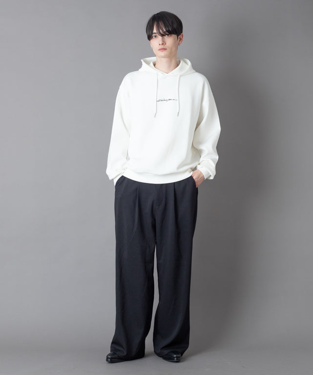 ホワイト モデル：180㎝　L着用